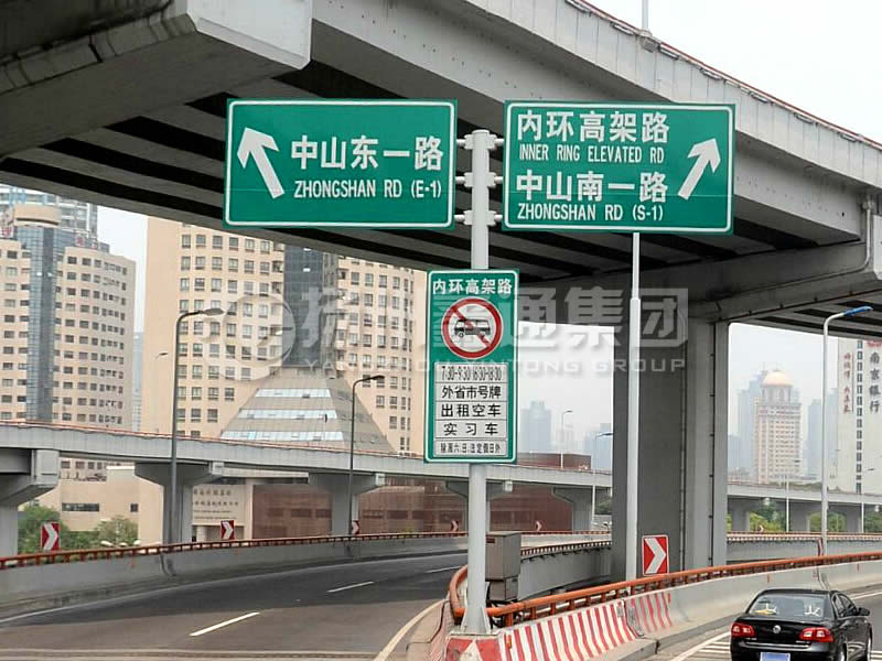 BZG-013，交通標(biāo)志桿，T型三懸臂交通標(biāo)志桿
